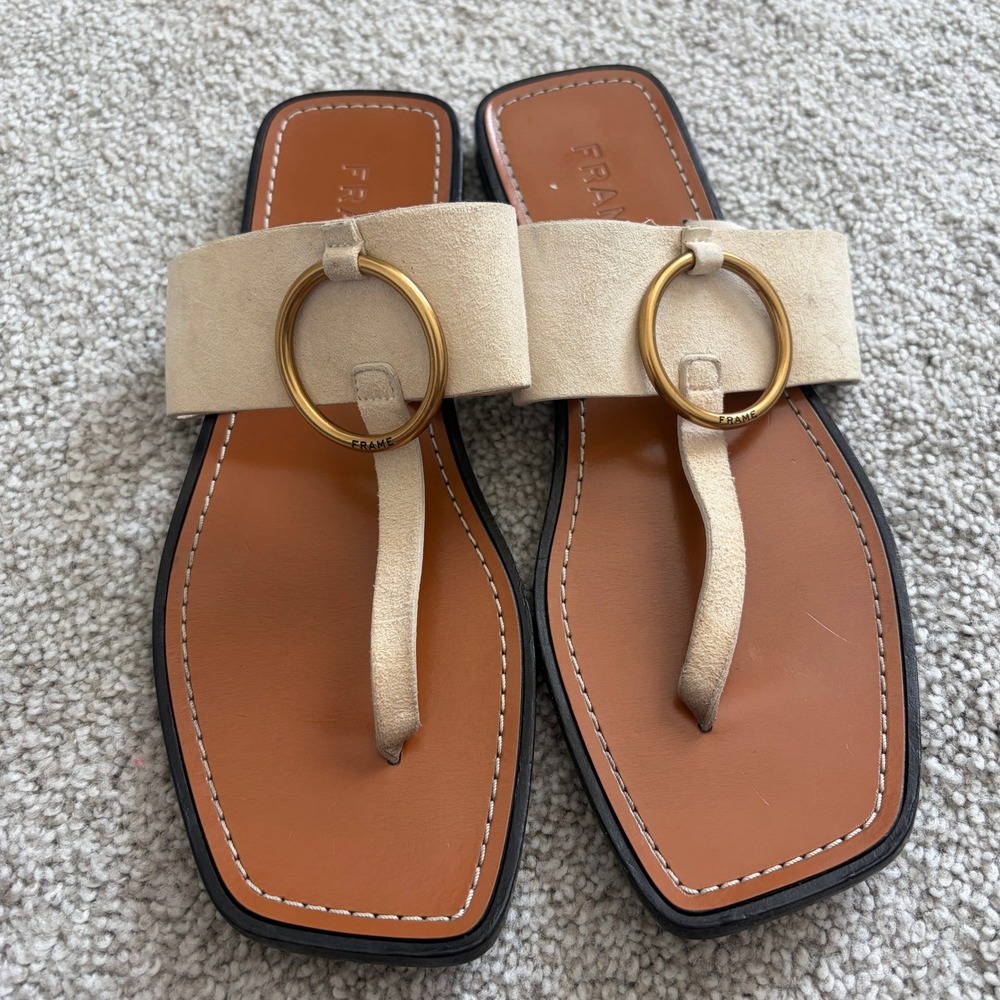 FRAME Le Brentwood Sandals Womens EU 39.5 Cream Suede Leather Metal Ring